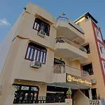 Oyo Flagship 73630 Hotel Riz