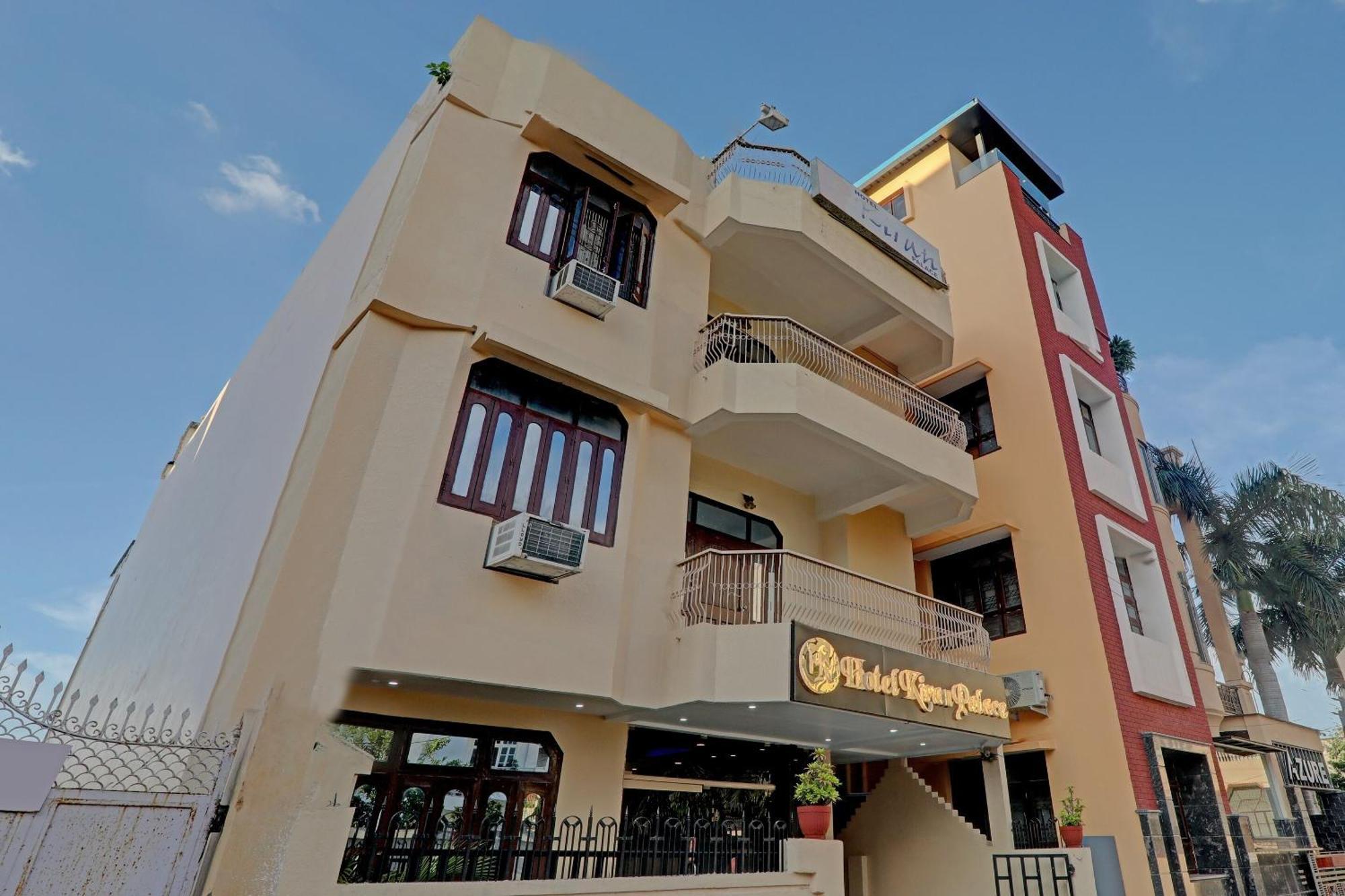 Oyo Flagship 73630 Riz Varanasi