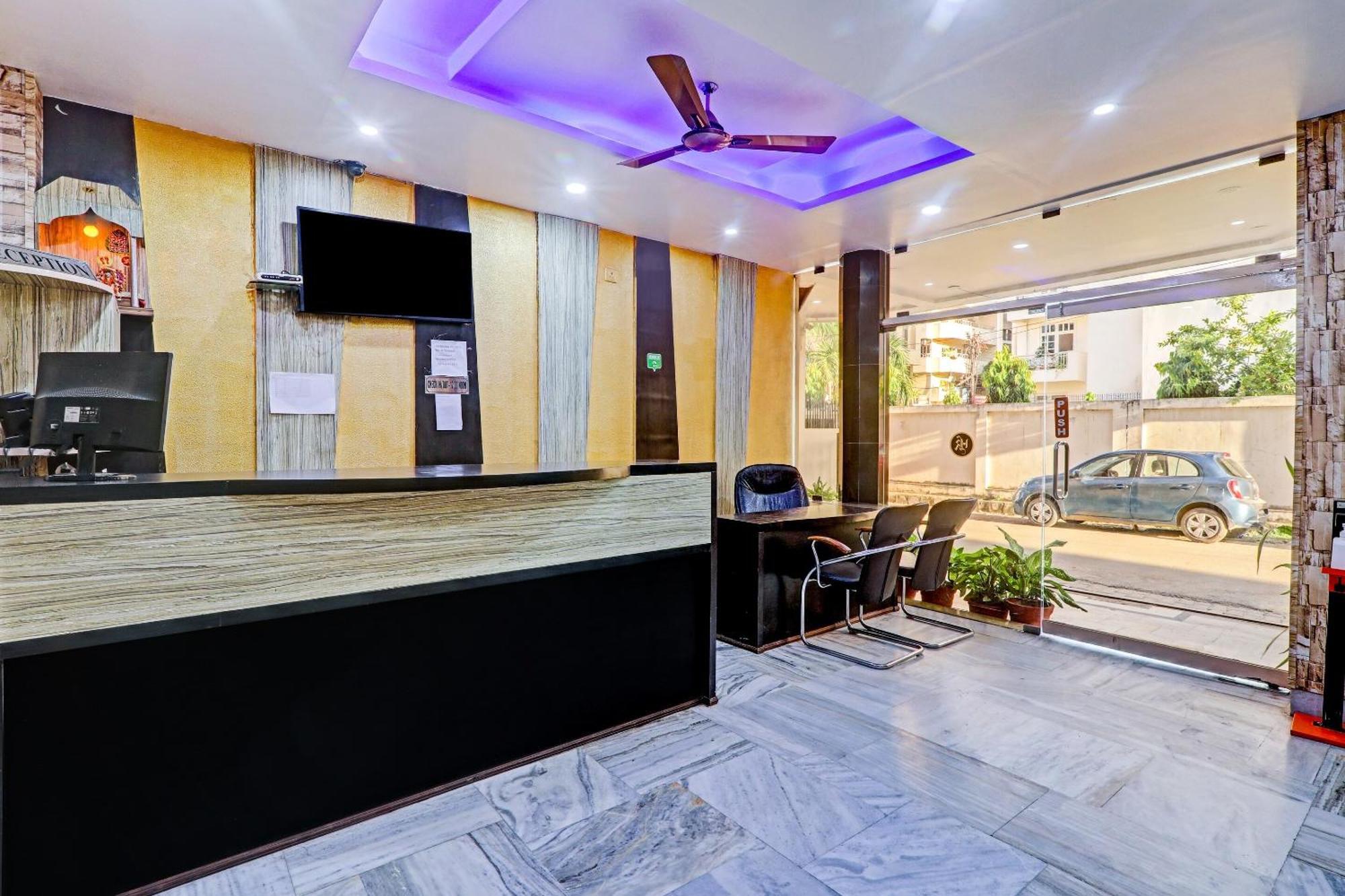 Hotel Oyo Flagship 73630 Riz Varanasi