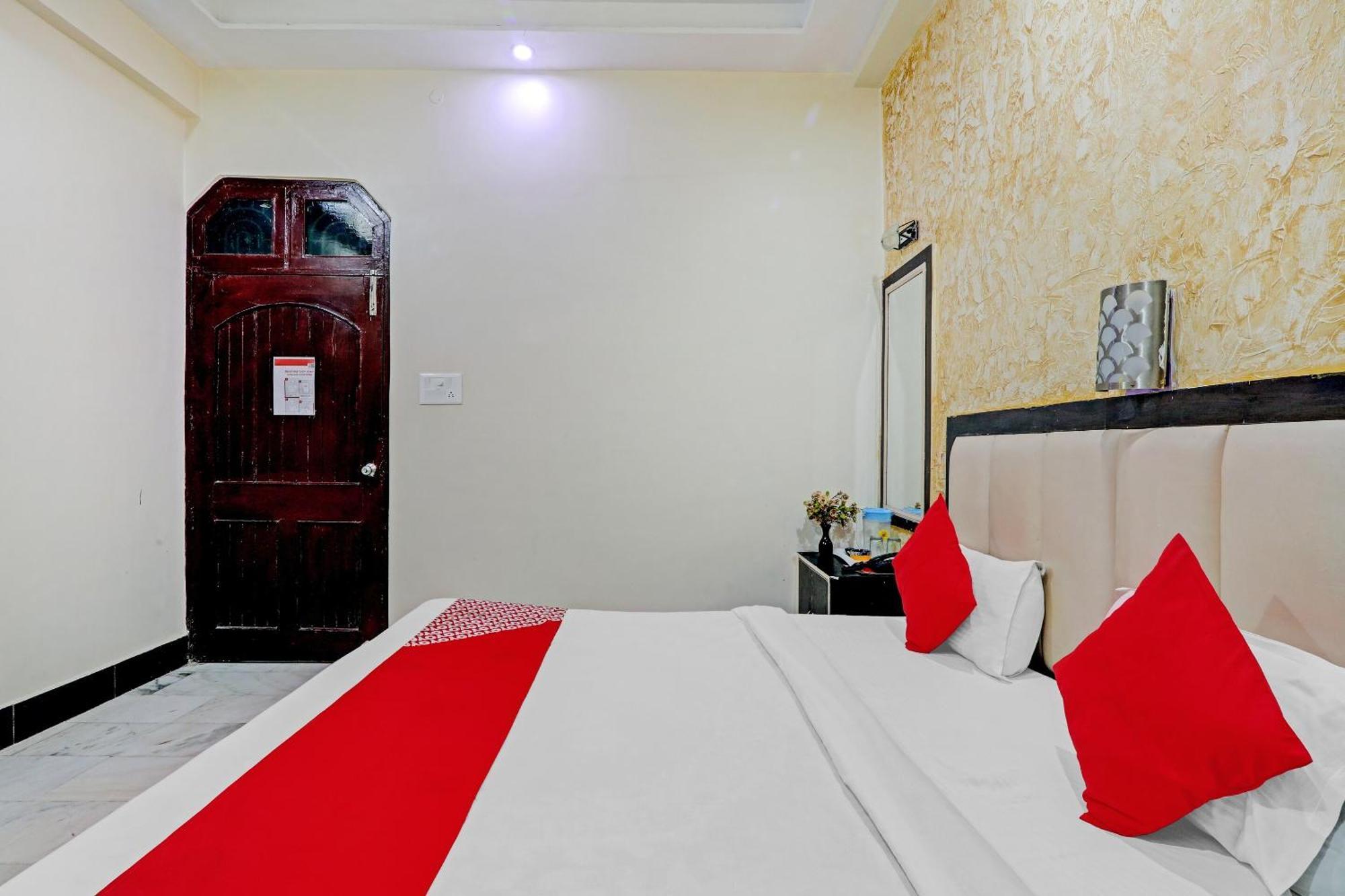 Hotel Oyo Flagship 73630 Riz 3*