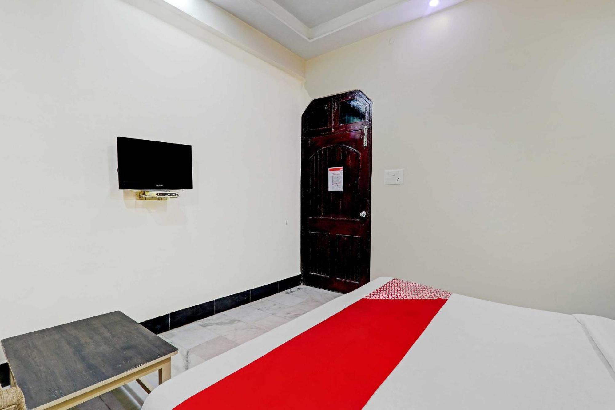 Hotel Oyo Flagship 73630 Riz Varanasi