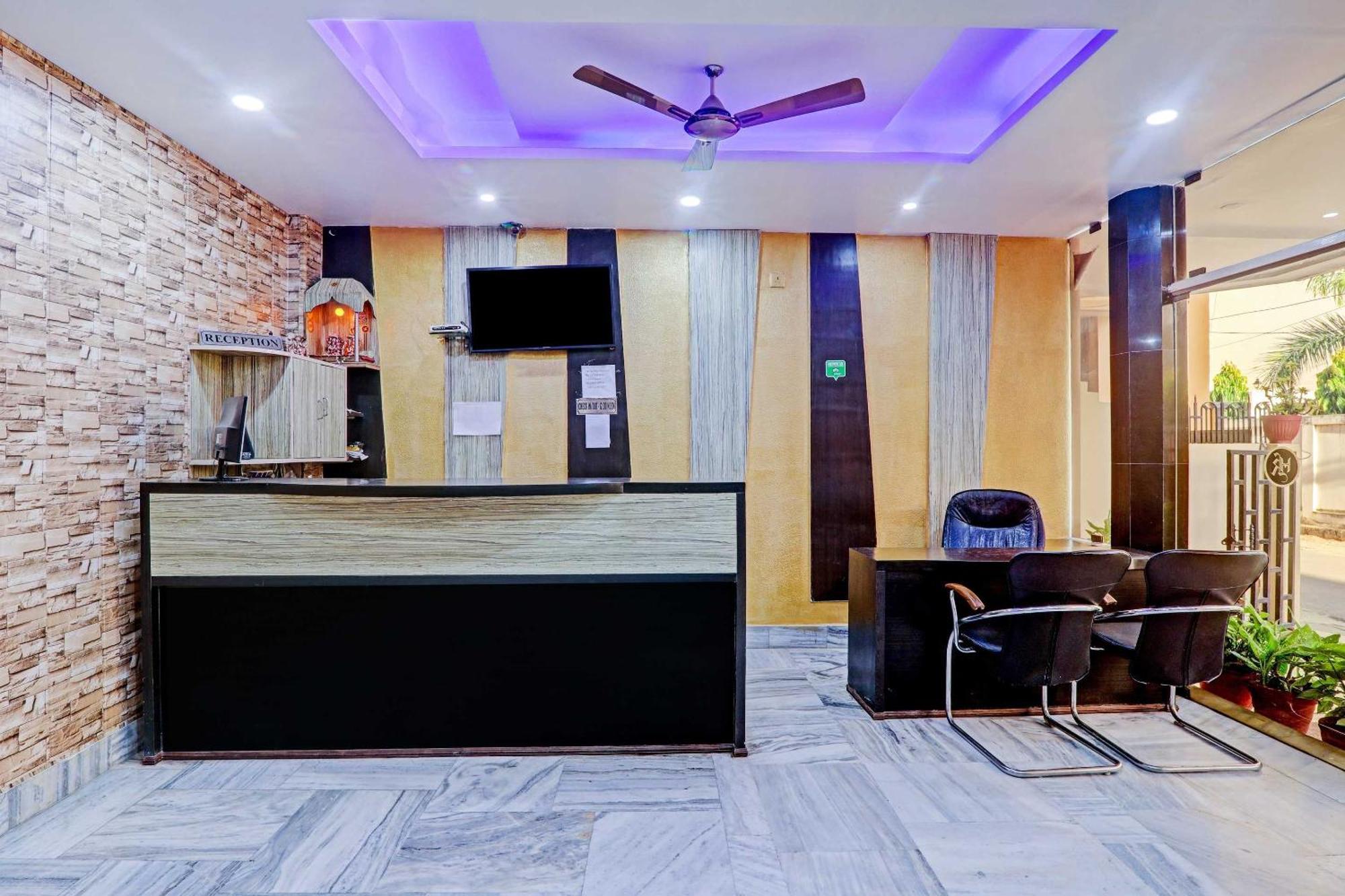 Hotel Oyo Flagship 73630 Riz Varanasi