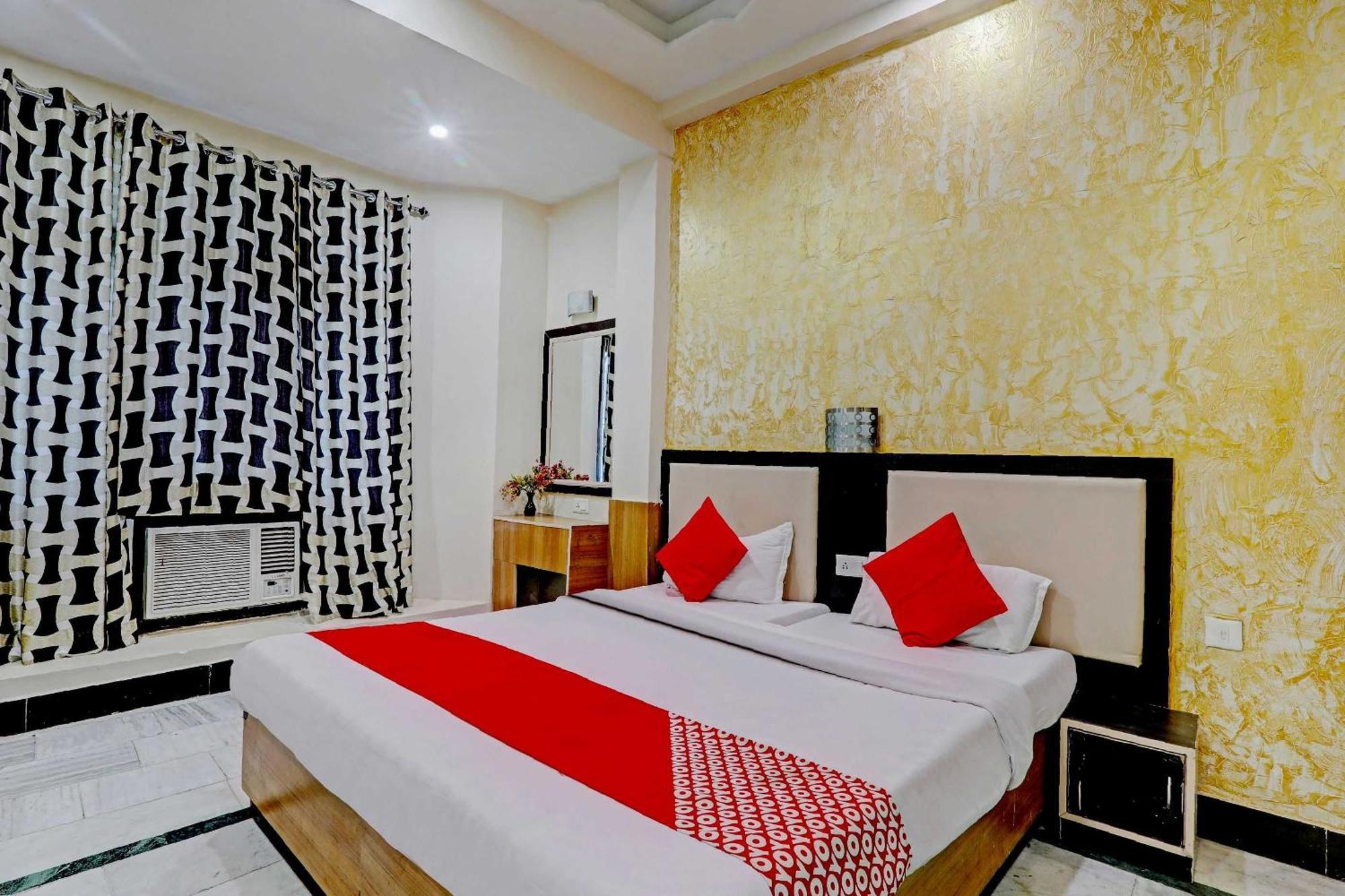 Oyo Flagship 73630 Riz Hotel